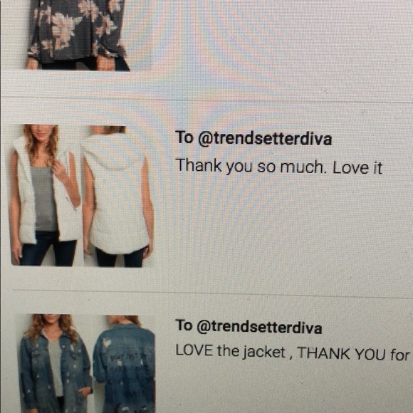 Last 1! WHITE HOODED PUFFER VEST - Picture 7 of 7